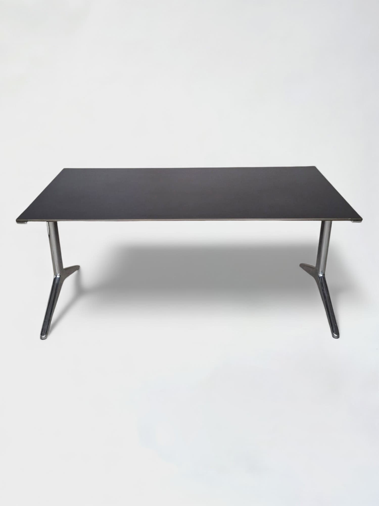 Plateau Ahrend noir sans roulettes