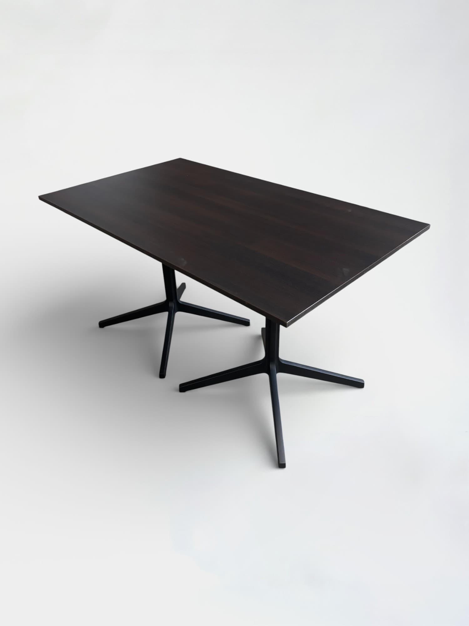 Pedrali Ypsilon table à pieds avec Double Base