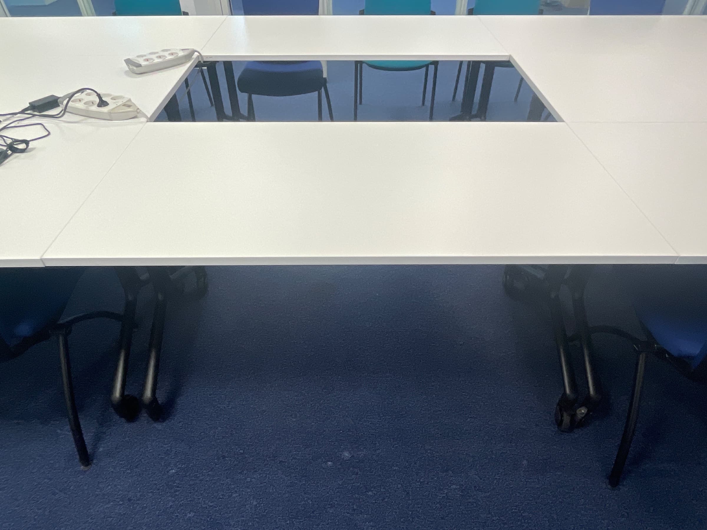 Witte laminaat vergadertafel van 140 cm met wielen